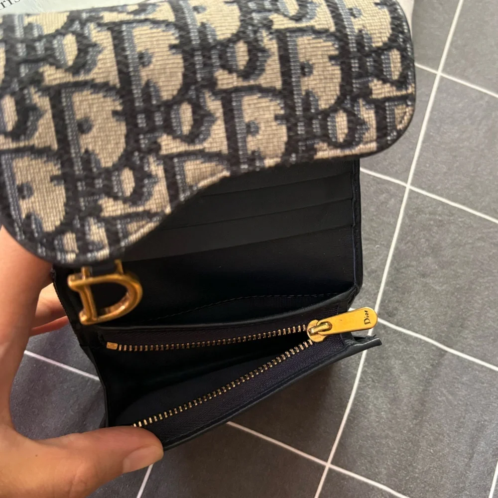 *FULL SIZE WALLET, NOT CARDHOLDER* Dior saddle oblique print, never used